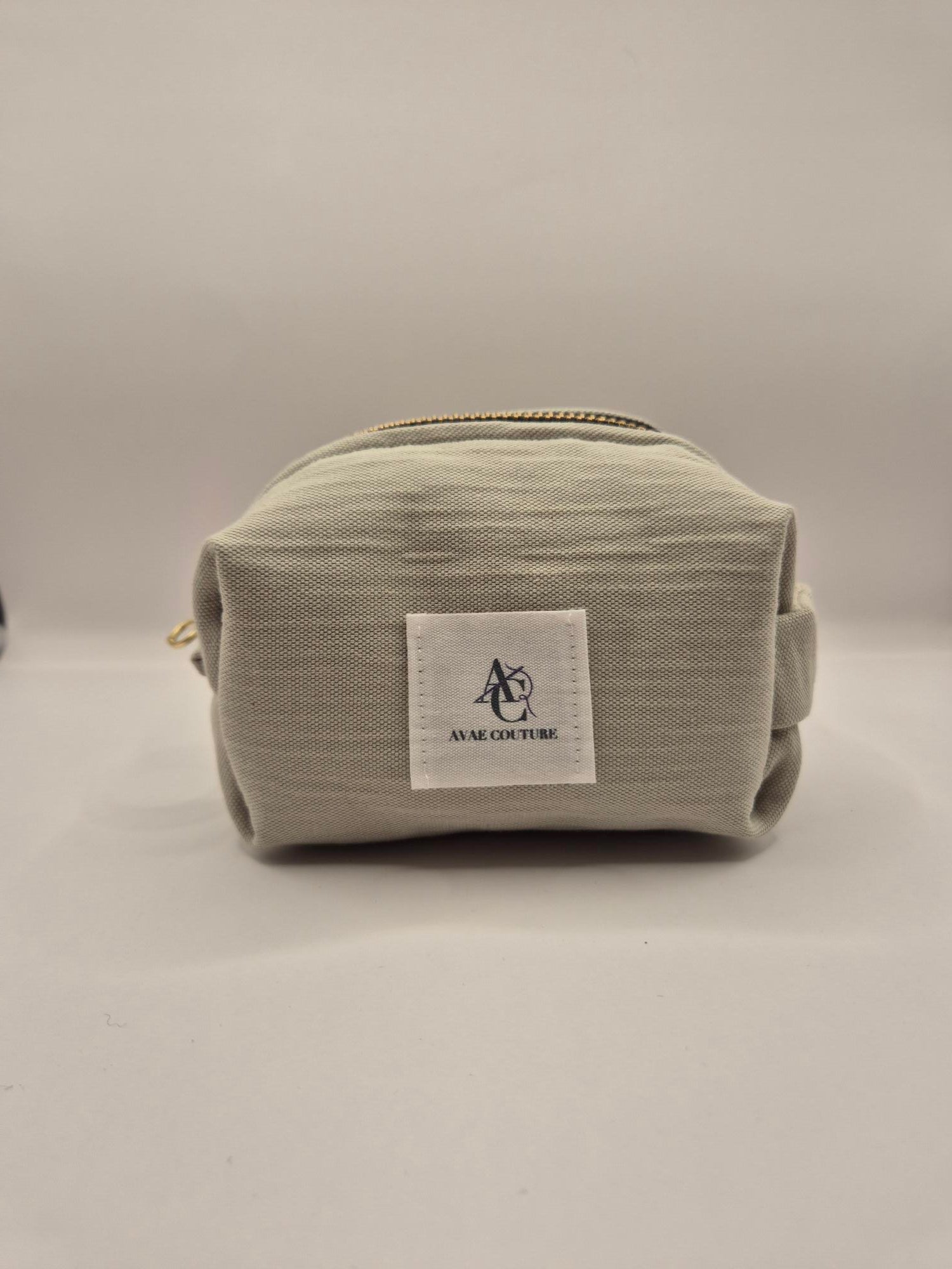 Trousse de la marque Avaé Couture vue de face